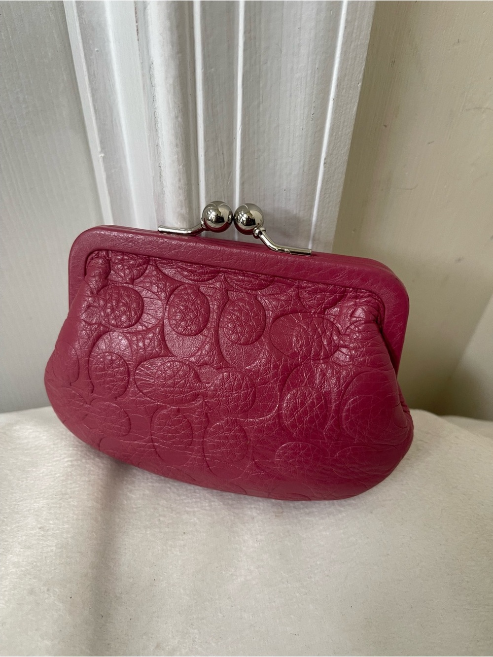 Coach coral Embossed Leather Kiss-Lock Coin Pouch
